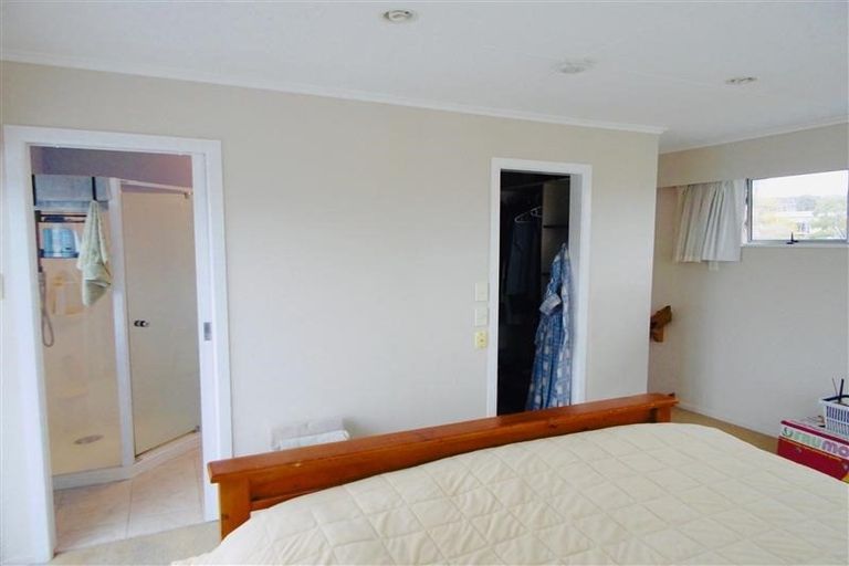 Photo of property in 28 Budleigh Street, Frankleigh Park, New Plymouth, 4310