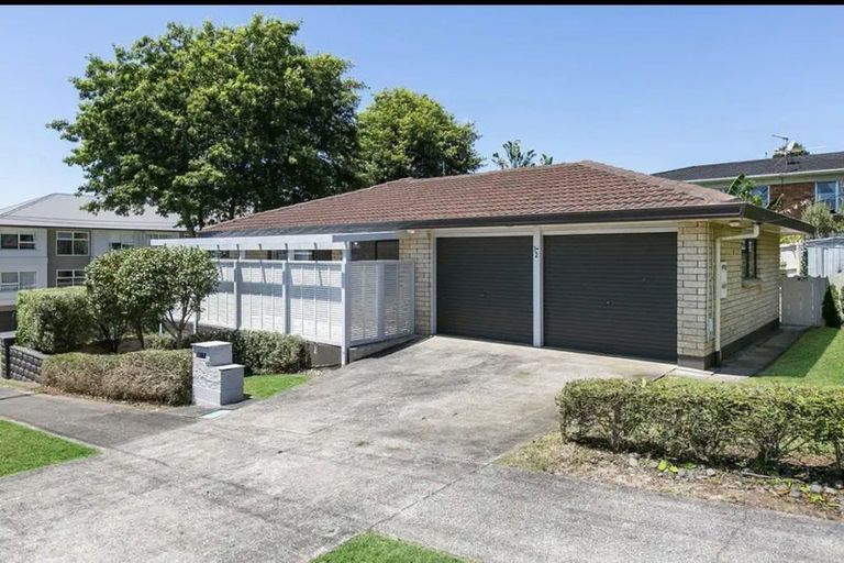 Photo of property in 1/2 West Street, Papakura, 2110