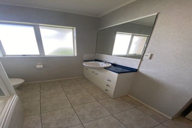 Photo of property in 24a Martin Jugum Lane, Ranui, Auckland, 0612