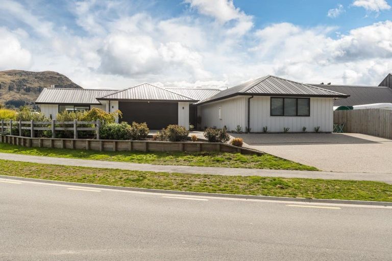 Photo of property in 8 Headley Drive, Lower Shotover, Queenstown, 9304