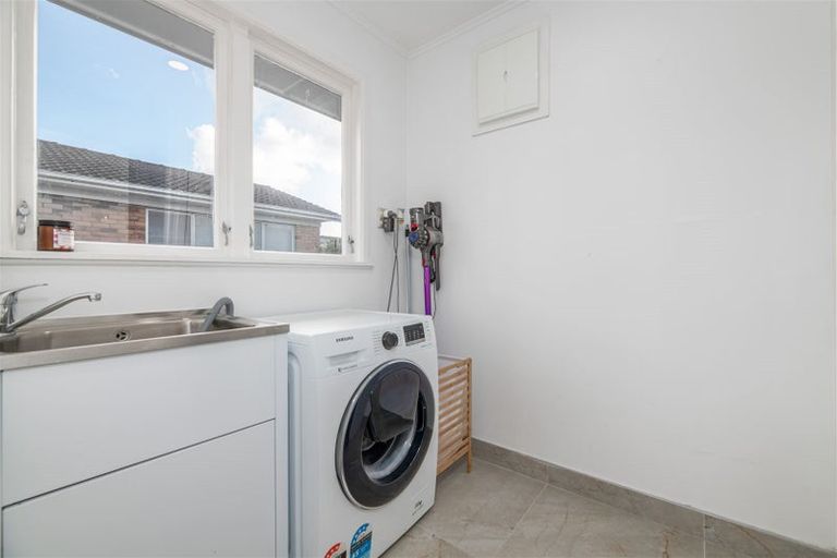 Photo of property in 8 Spence Road, Henderson, Auckland, 0612