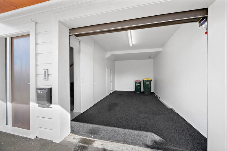 Photo of property in 2/1a Elizabeth Street, Petone, Lower Hutt, 5012