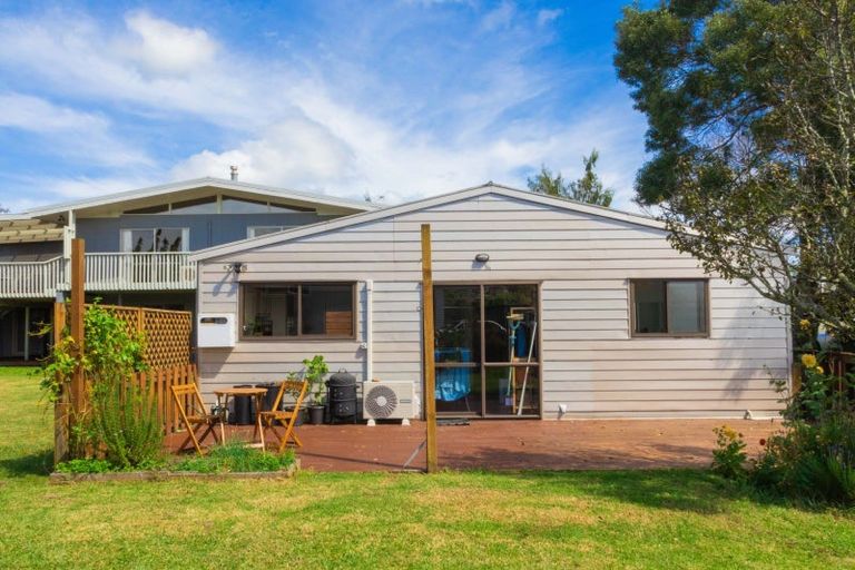 Photo of property in 5 John Street, Raglan, 3225
