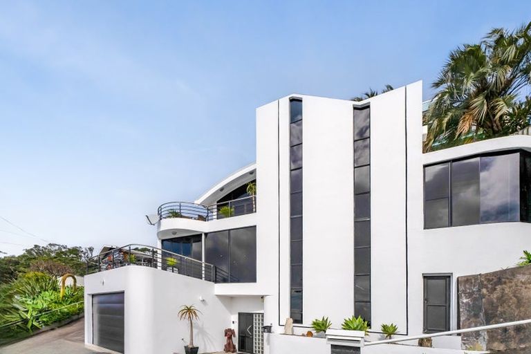 Photo of property in 5 Weston Street, Moturoa, New Plymouth, 4310