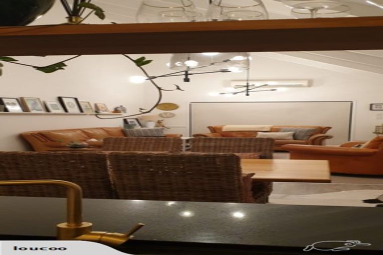 Photo of property in 17 West Glade Crescent, Birkenhead, Auckland, 0626