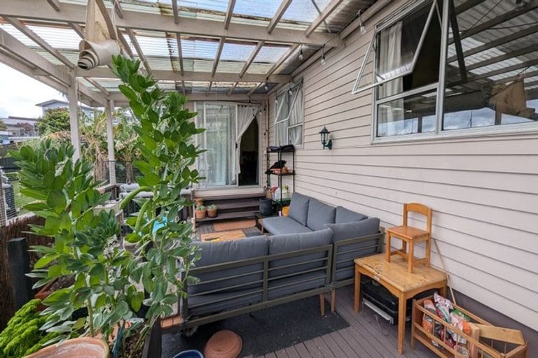 Photo of property in 32 Beaudine Avenue, Glenfield, Auckland, 0629