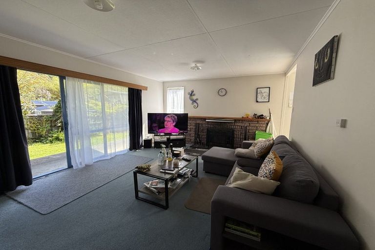 Photo of property in 27 Ranui Street, Waikawa, Picton, 7220
