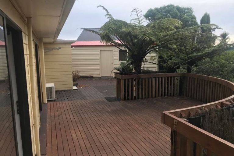 Photo of property in 190 Orangi Kaupapa Road, Northland, Wellington, 6012