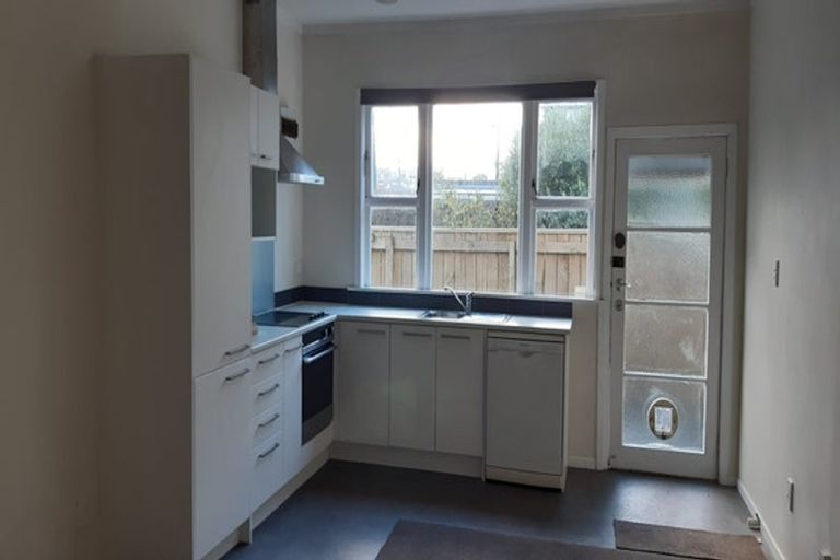 Photo of property in 121 Owen Street, Newtown, Wellington, 6021