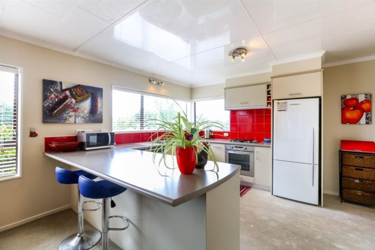 Photo of property in 18 Hickford Place, Okato, 4335