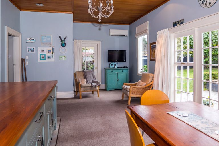 Photo of property in 1 Nelson Terrace, Seaview, Timaru, 7910