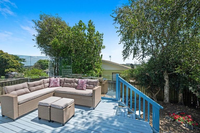 Photo of property in 1/23 Glenshee Place, Highland Park, Auckland, 2010