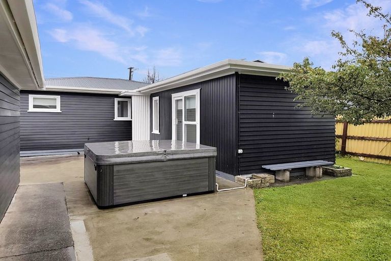 Photo of property in 185 Wainuiomata Road, Wainuiomata, Lower Hutt, 5014
