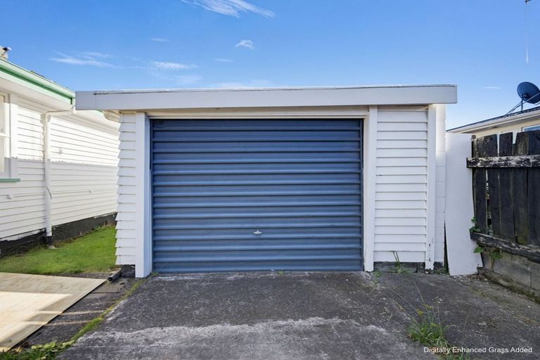 Photo of property in 5 Minifie Avenue, Melville, Hamilton, 3206