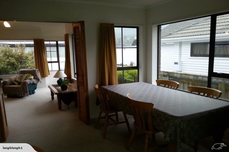 Photo of property in 30a Oxford Street, Tawa, Wellington, 5028