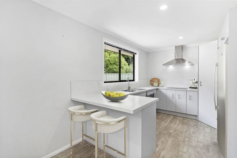 Photo of property in 24 Caltra Place, East Tamaki, Auckland, 2016