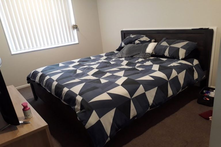 Photo of property in 22 Saddleback Crescent, Papakura, 2110