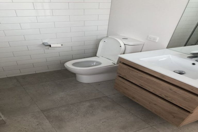 Photo of property in 24b Rossiter Crescent, Westown, New Plymouth, 4310