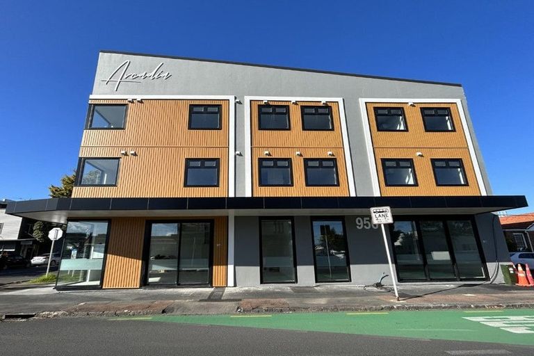 Photo of property in 204/1a Kings Road, Mount Roskill, Auckland, 1041