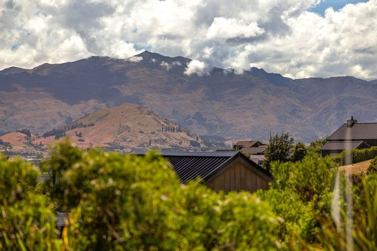 Photo of property in 3 Caithness Court, Jacks Point, Queenstown, 9371