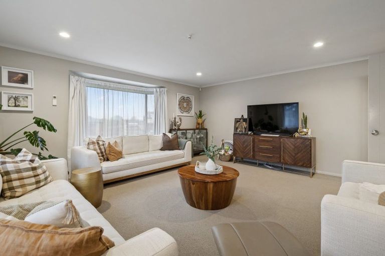 Photo of property in 15 Greig Place, Pukekohe, 2120