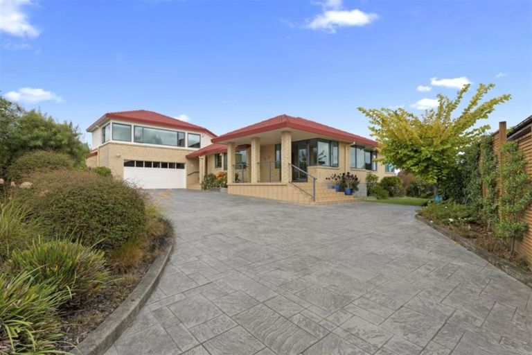 Photo of property in 13 Claremont Rise, Levin, 5510