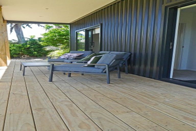 Photo of property in 15 Hau Lane, Oakura, 4314