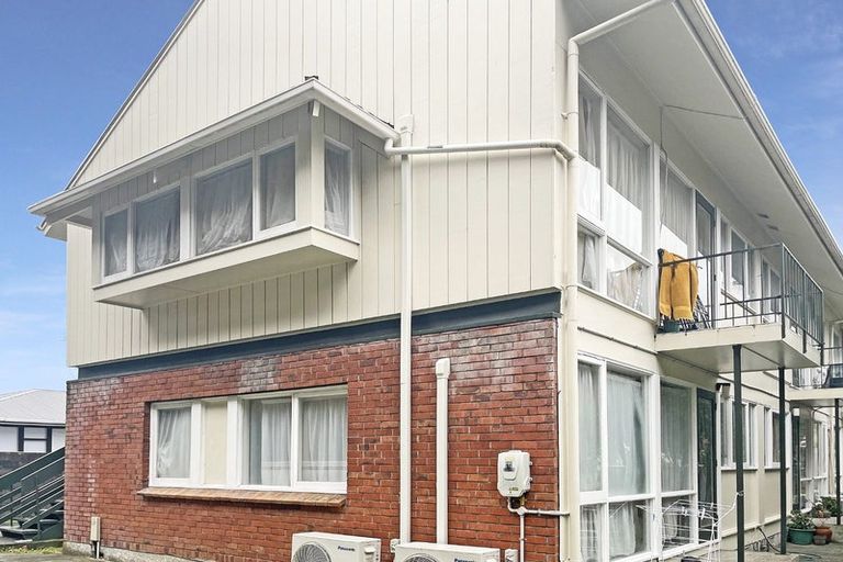 Photo of property in 2/12 Trevethick Grove, Woburn, Lower Hutt, 5010