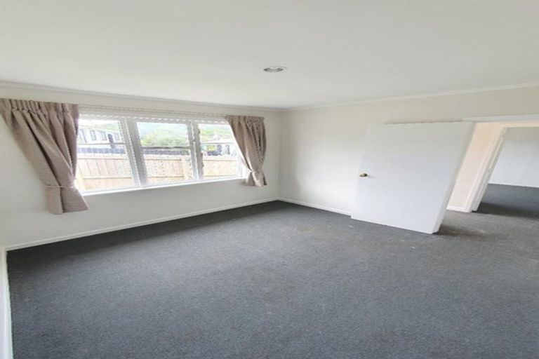 Photo of property in 12 Igloo Place, Red Hill, Papakura, 2110