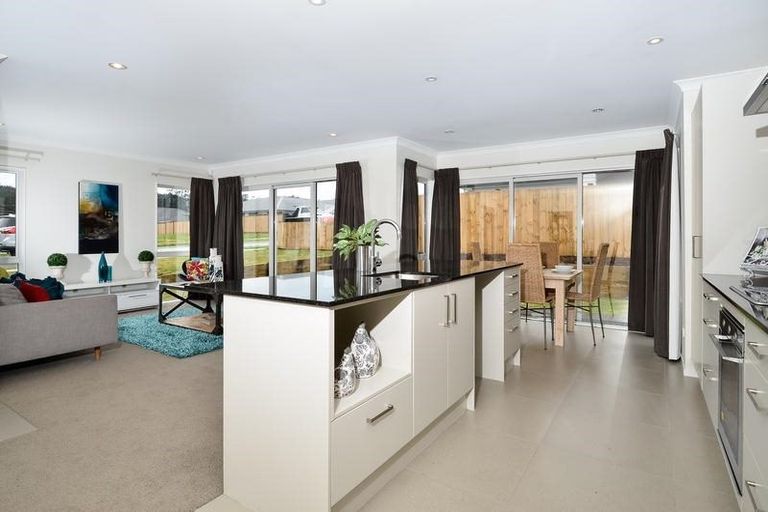 Photo of property in 7 Pohue Avenue, Huapai, Kumeu, 0810