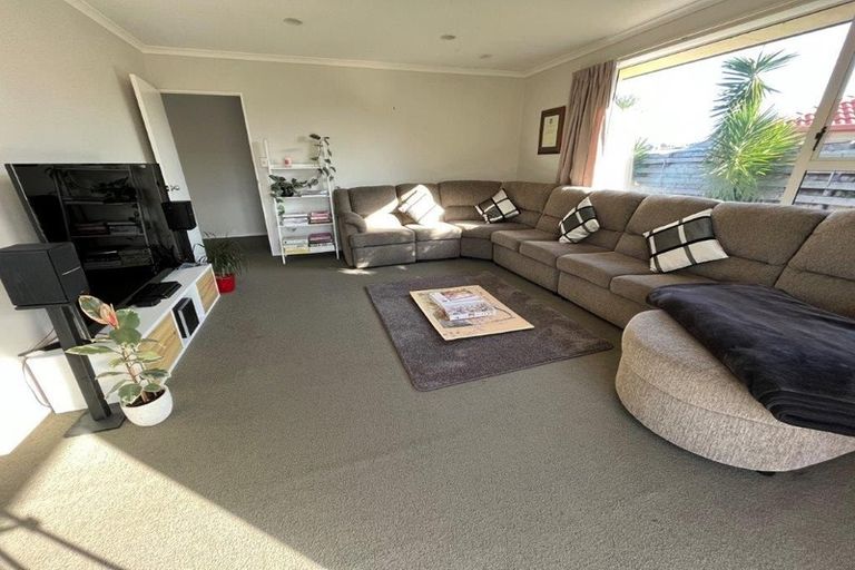 Photo of property in 43 Dalton Drive, Papamoa Beach, Papamoa, 3118