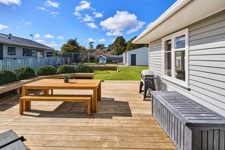 Photo of property in 3 Montgomery Crescent, Clouston Park, Upper Hutt, 5018