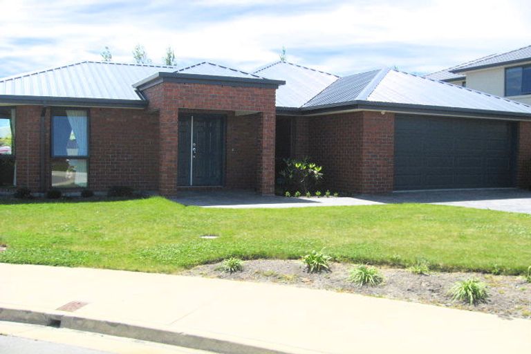 Photo of property in 19 Anglem Way, Northwood, Christchurch, 8051