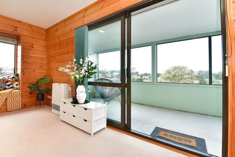 Photo of property in 33 Charlotte Street, Stanmore Bay, Whangaparaoa, 0932