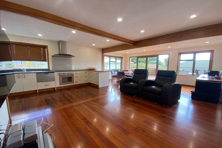 Photo of property in 21 Otakau Road, Milford, Auckland, 0620