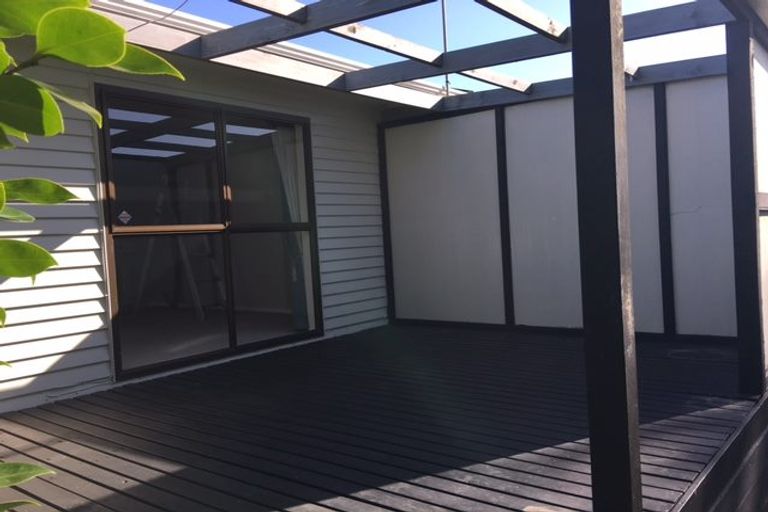 Photo of property in 77 Hutchinsons Road, Bucklands Beach, Auckland, 2014