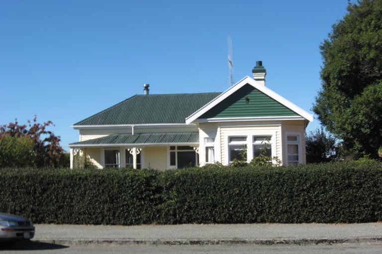 Photo of property in 19 Rhodes Street, Waimate, 7924
