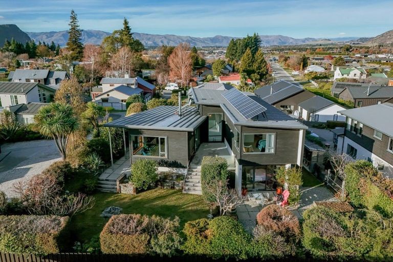 Photo of property in 187 Stone Street, Wanaka, 9305