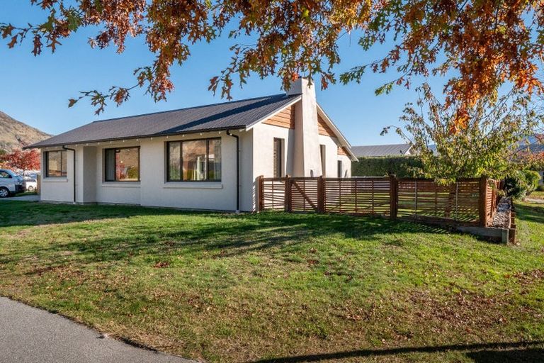 Photo of property in 48 Erskine Street, Lake Hayes, Queenstown, 9304