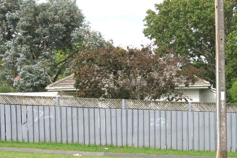 Photo of property in 28c Fruitvale Road, New Lynn, Auckland, 0600