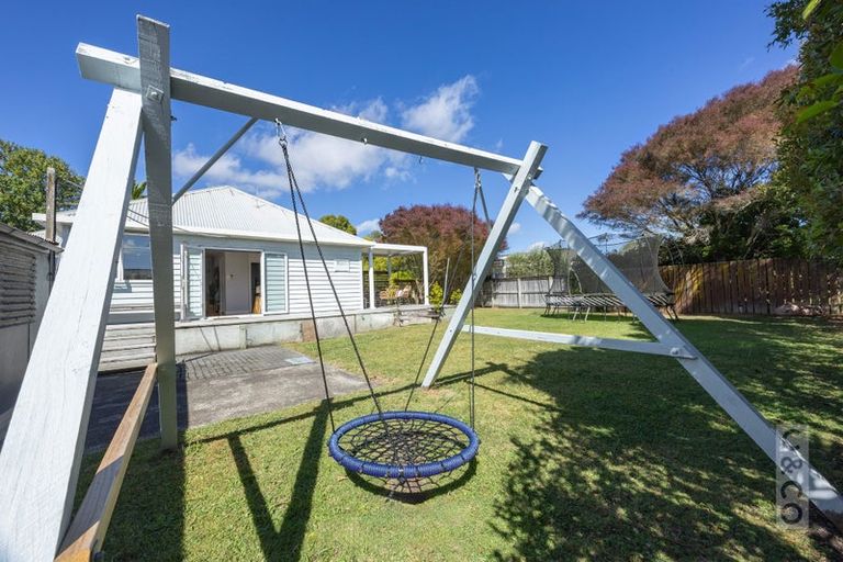 Photo of property in 23 Kaipara Portage Road, Riverhead, 0820