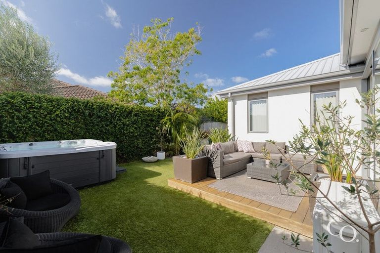 Photo of property in 35 Awatira Drive, Papamoa Beach, Papamoa, 3118