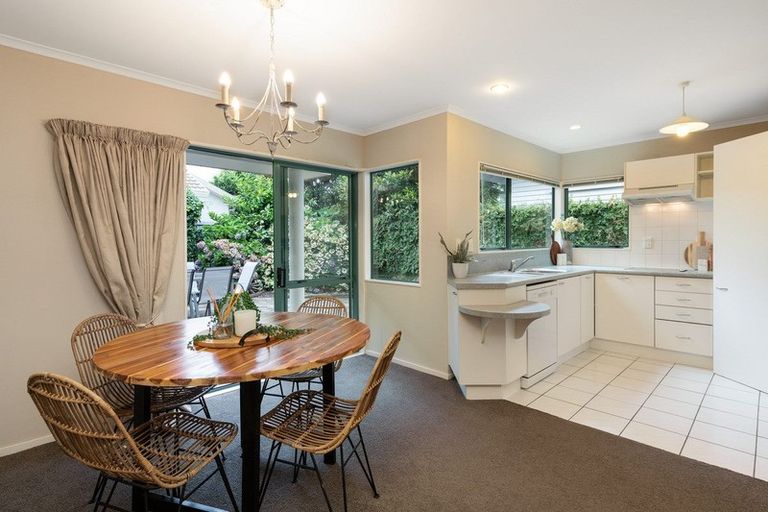 Photo of property in 5 Edgecumbe Way, Tauranga, 3110