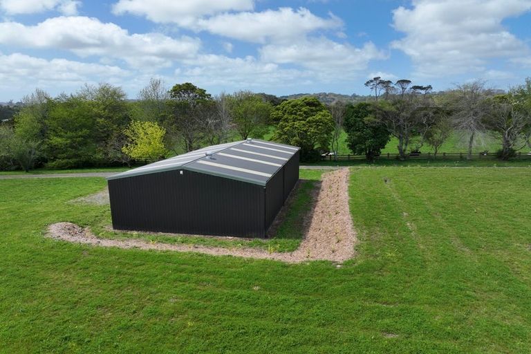 Photo of property in 2 Ada Lane, Riverhead, 0793