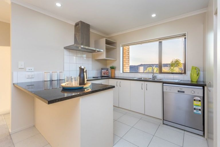 Photo of property in 75 Tiriwa Drive, Massey, Auckland, 0614