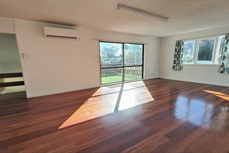 Photo of property in 1/28 Tonar Street, Northcote, Auckland, 0627
