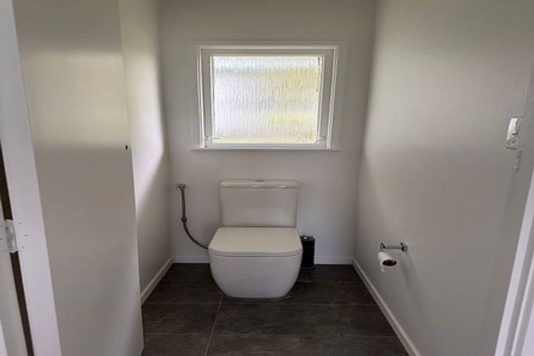 Photo of property in 1/7 Dakota Avenue, Beach Haven, Auckland, 0626