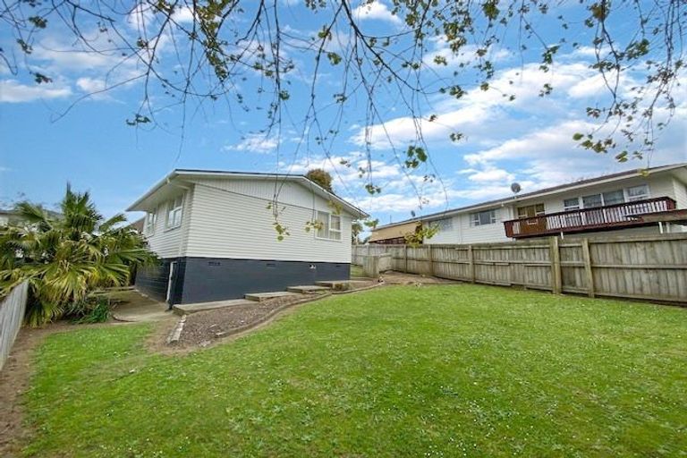 Photo of property in 30 Leaver Place, Weymouth, Auckland, 2103