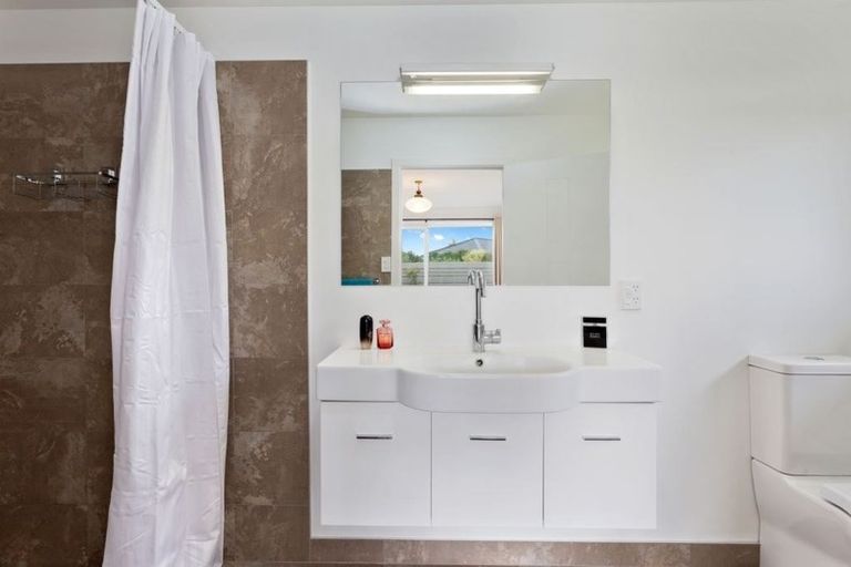 Photo of property in 8 Riverside Way, Amberley, 7410