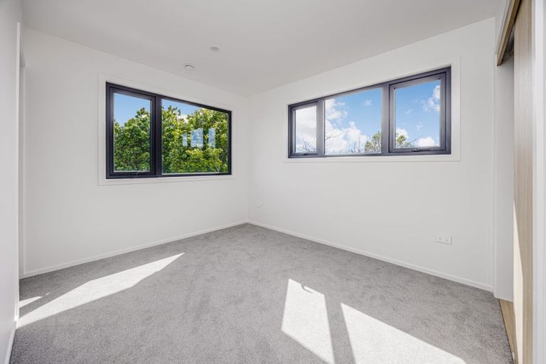 Photo of property in 15 Kaaramuramu Lane, Mangere Bridge, Auckland, 2022